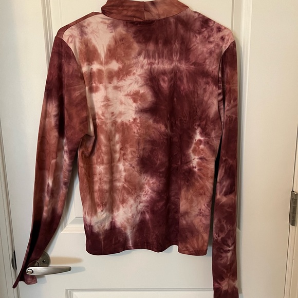 Gilded Intent Turtleneck - Picture 3 of 3